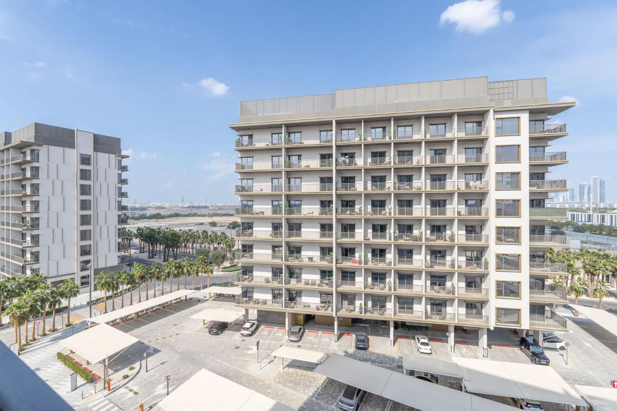 Peaceful 1 Bedroom In Mag 970 * Dubai